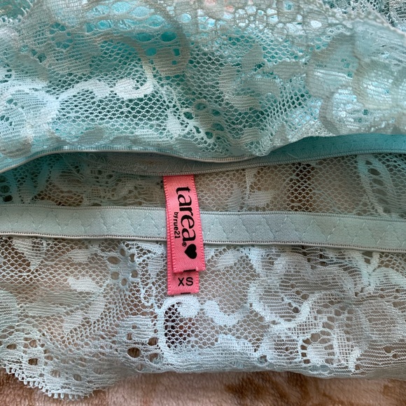 2 XS Bralettes - Picture 6 of 7